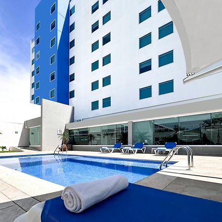 Holiday Inn Express Merida By Ihg Exterior foto
