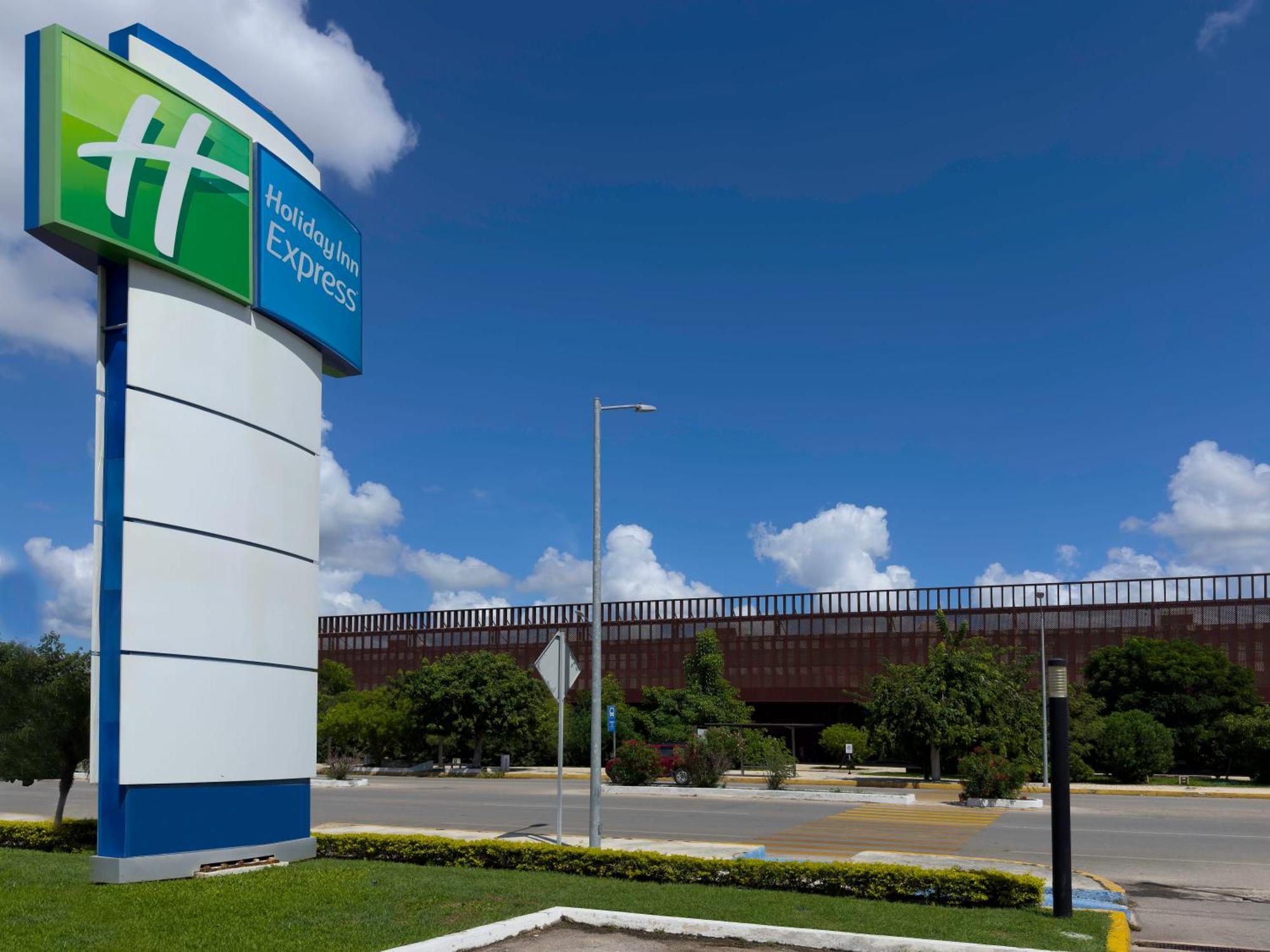 Holiday Inn Express Merida By Ihg Exterior foto