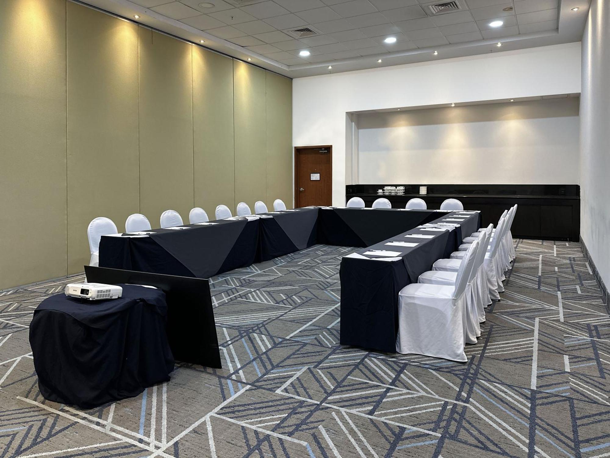 Holiday Inn Express Merida By Ihg Exterior foto